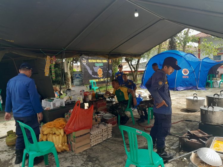 Caption: Pendirian Tenda Darurat Pemkab Tangerang Bagi Korban Gempa Cianjur - Pemkab Tangerang Dirikan Tenda Bagi Korban Gempa Cianjur