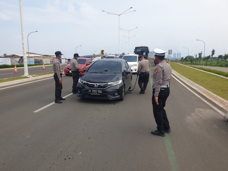 Sumber Polrestro Tangerang: Pemeriksaan Kendaraan oleh Polisi - Komisi V DPR RI Soroti Persiapan Nataru di Sulsel