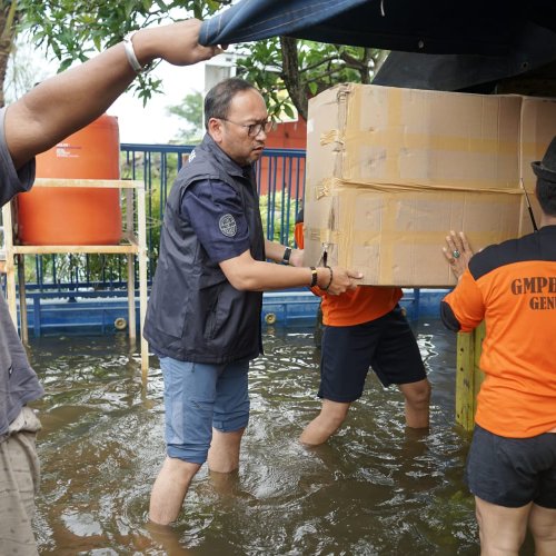 Kemensos Salurkan Bantuan Permakanan Korban Banjir Semarang