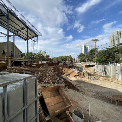 Membandel Surat Pembongkaran Sudah Diterbitkan Pembangunan Showroom di Jaksel Terus Berjalan