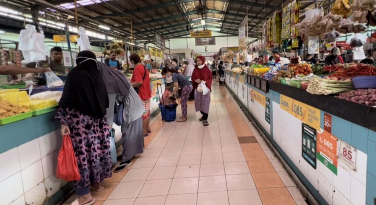 Suasana di pasar modern BSD, Tangerang Selatan, @ Rita Meilinda - Perwal Pengurangan Plastik Diberlakukan, Kantung Plastik Sekali Pakai Masif Digunakan