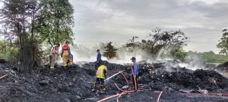 Lapak Limbah Karet Terbakar, Padam Setelah 5 Jam