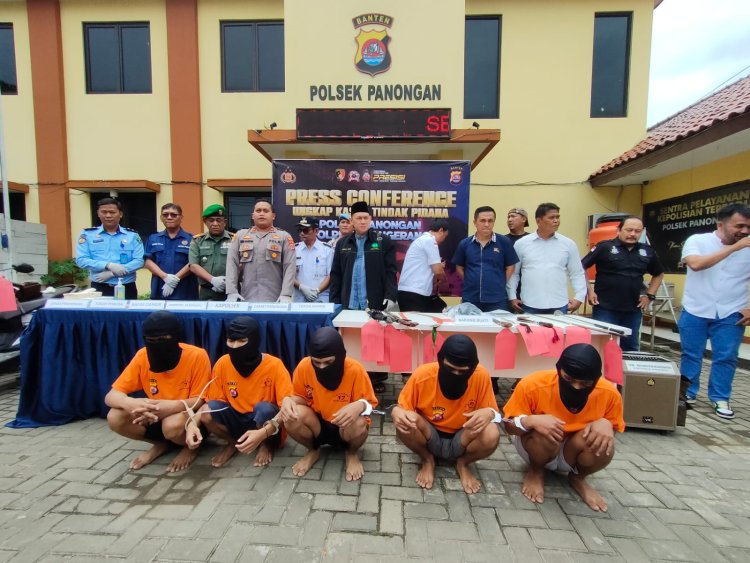 Nongkrong Bawa Sajam 8 Pemuda Diamankan Polisi