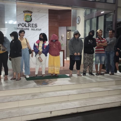 Satpol PP Dapati 24 Kamar Dari Tempat Esek-Esek Berkedok Toko Busana