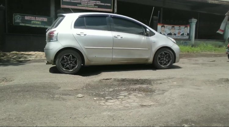 Jalan AMD Lintas Timur Pandeglang Rusak Parah, Pemerintah Pusat Diminta Segera Lakukan Perbaikan