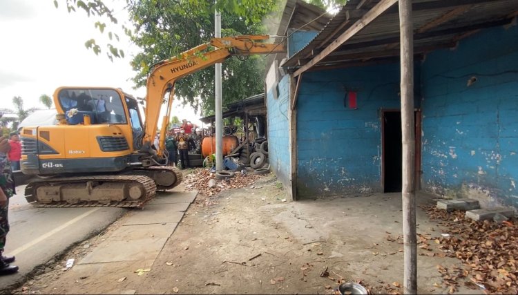 Bangunan Liar Tempat Hiburan Malam Dibongkar Pemkot Serang