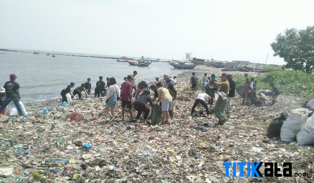 Dapat Predikat Pantai Terkotor, Pj Gubernur Hubungi Bupati Irna Bersihkan Pantai Teluk