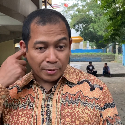 Ditanya Soal Ambulans Pajero Sport DPRD Banten, Wakil Ketua DPRD Budi Prayogo Malah Korek-Korek Kuping