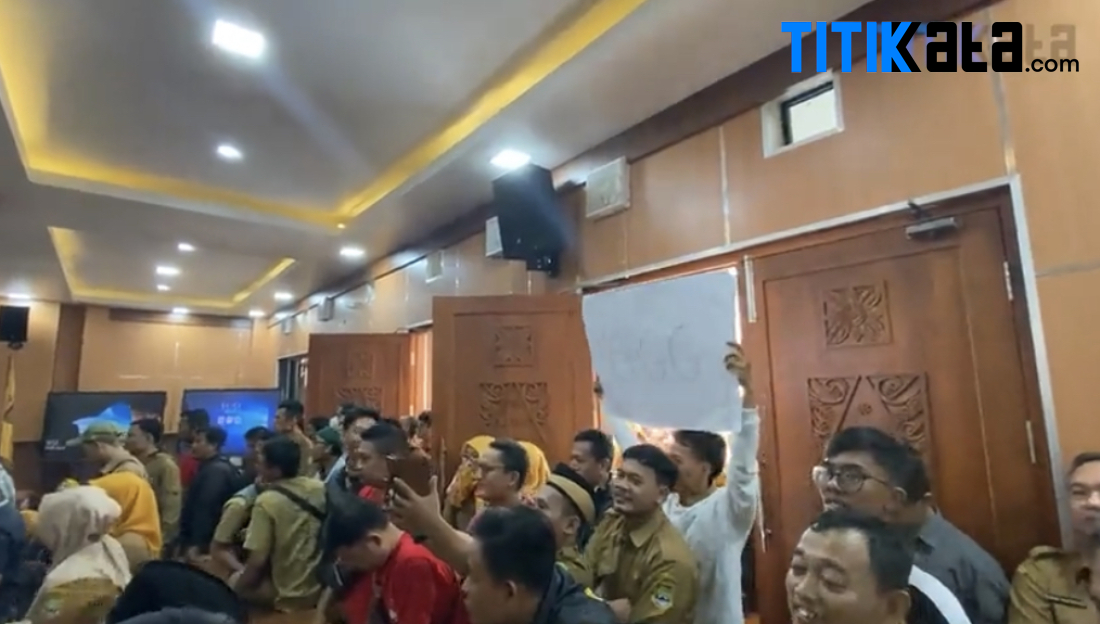 Geruduk Kantor DPRD Pegawai Honorer Kota Cilegon Menuntut Status PPPK