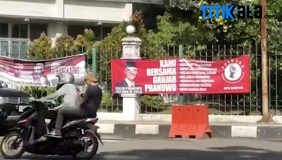 Spanduk Dukungan Ganjar Pranowo di Kantor Bupati Lebak Disikat Pol PP