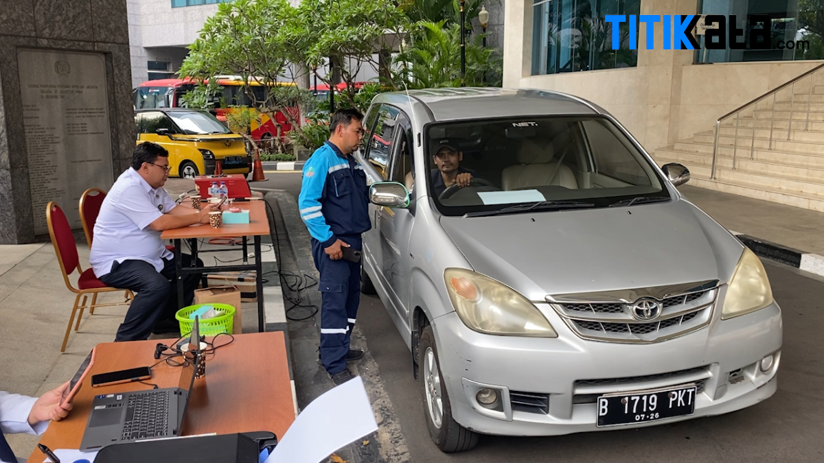 DPRD DKI Berlakukan Kendaraan Parkir di Gedung Dewan Lolos Uji Emisi