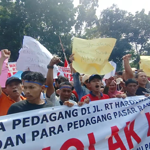 Pedagang pasar Rangkasbitung Demo di Kantor DPRD Lebak, Ini Tuntutannya