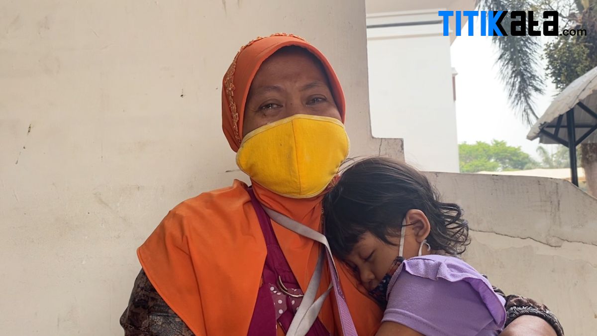 Sambangi Gedung DPRD, Warga Miskin Minta Bantuan Pengobatan