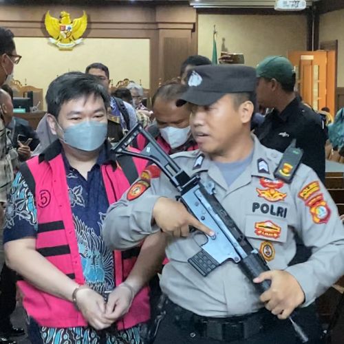 Tiga Terdakwa  Korupsi BTS 4G Dituntut 6 Hingga 15 Tahun Penjara