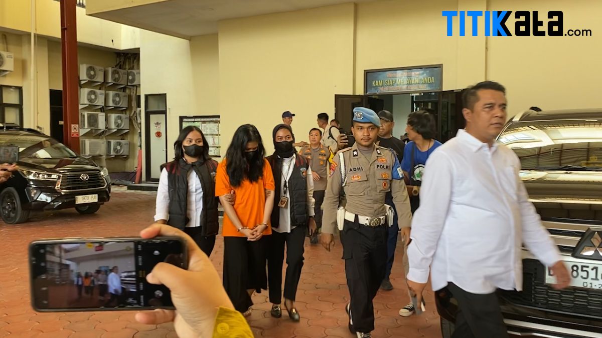 Rugikan Fans Coldplay Miliaran Rupiah, Ghisca Debora Diciduk Polisi
