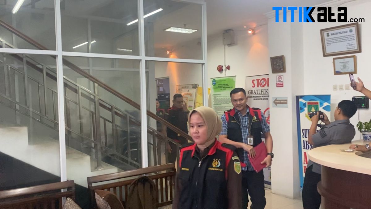 Kantor DLH dan TPSA Bagendung Kota Cilegon Digeledah Kejaksaan