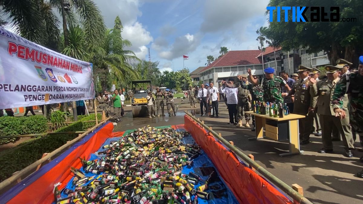 Pemkot Cilegon Musnahkan Ribuan Miras Hasil Razia Jelang Ramadhan