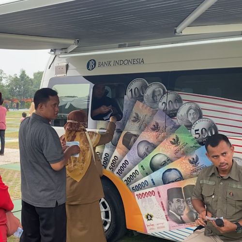 Antusias Warga Kota Cilegon Berbondong-bondong Tukar Uang Jelang Hari Raya