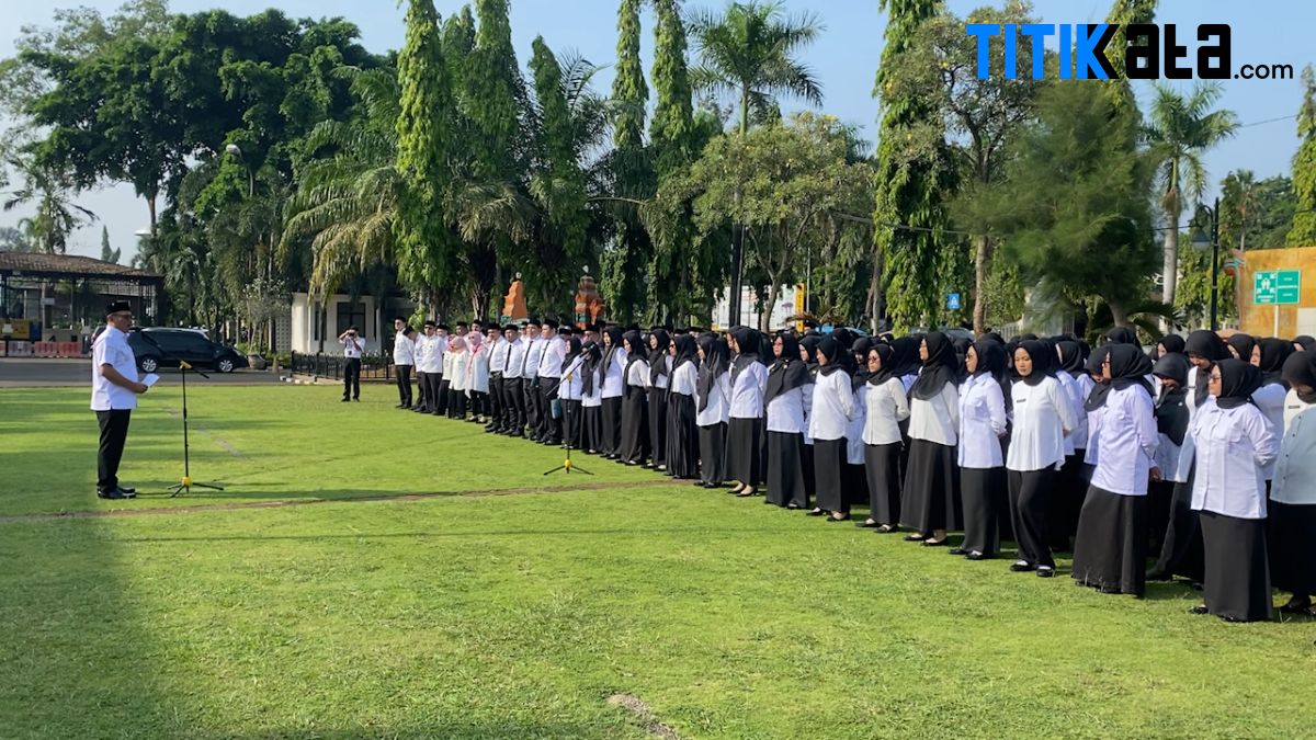 Lantik 197 Pejabat Fungsional dan P3K, Helldy: Berikan Pelayanan Terbaik