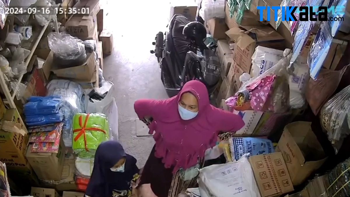 Terekam Kamera  Pengawas, Ibu dan Anak Bersekongkol Curi 1 Dus Minyak