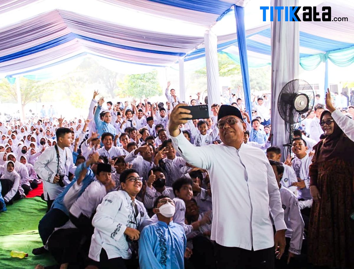 Peringati Maulid Nabi di SMPN 8 Tangsel, Benyamin: Tutur Kata Baik Akan Menjadi Nilai Baik