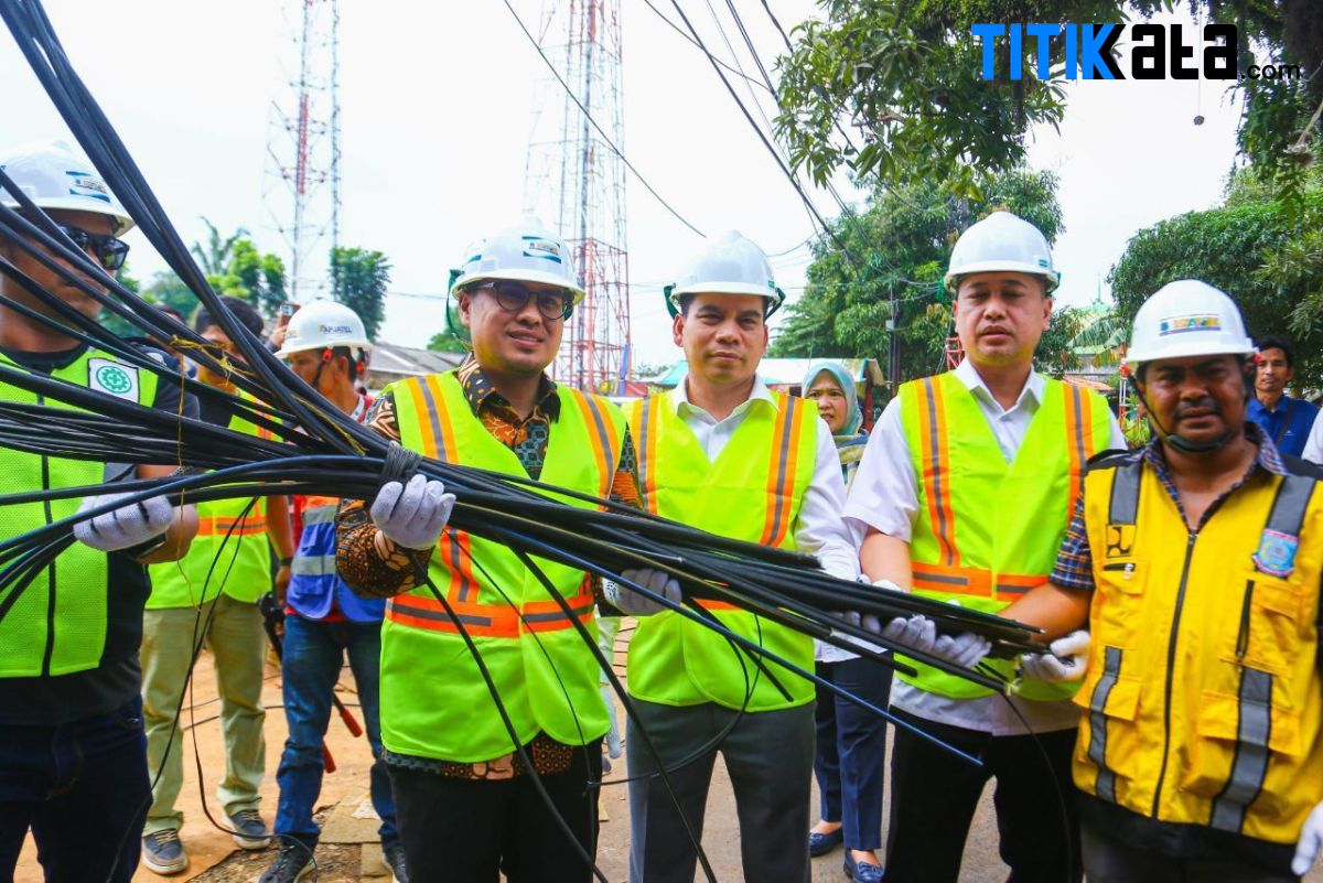 Kota Tangsel Terdepan dalam Penataan Kabel FO Jalur Udara