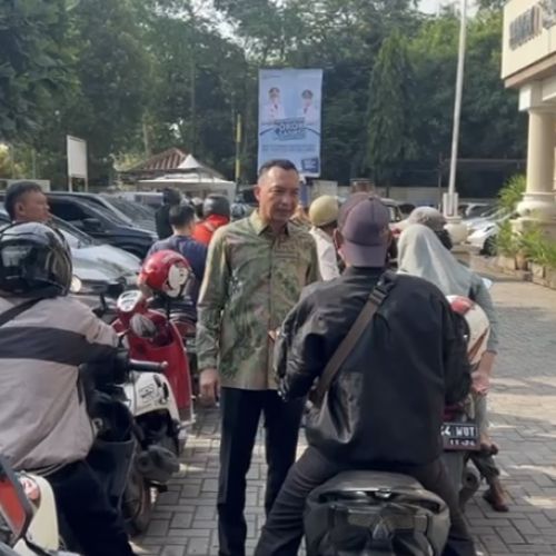 Masyarakat Antusias Ikuti Program Pemutihan Pajak Kendaraan di Samsat Ciputat