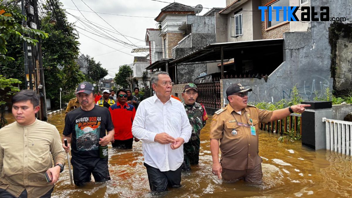 Sigap, Wali Kota Tangsel Temui Warga Terdampak Banjir di Pondok Maharta