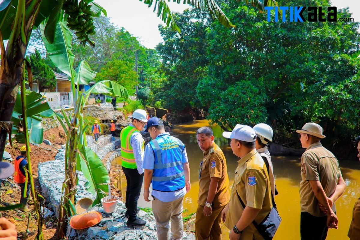 Tangsel Bangun Turap dan Bronjong di Kali Angke untuk Atasi Banjir