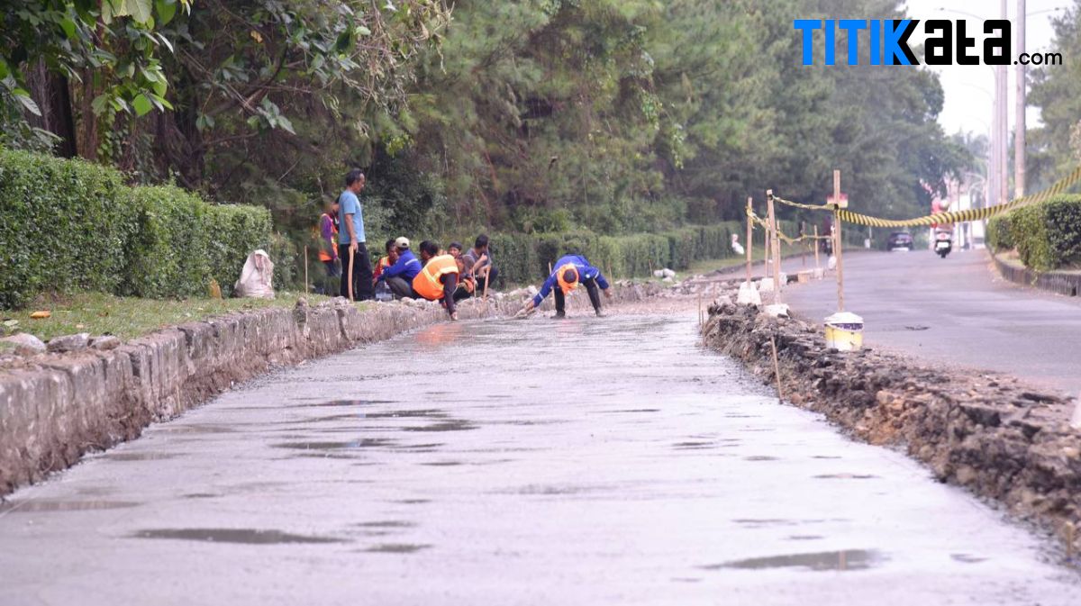Jalan Griya Loka Serpong Diperbaiki, Pemkot Tangsel Ganti Aspal Bergelombang dengan Beton
