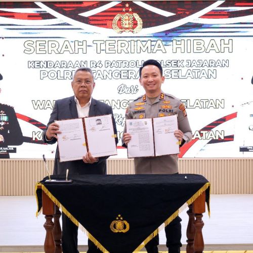 Pemkot Tangsel Hibahkan 9 Kendaraan Operasional untuk Perkuat Layanan Kepolisian