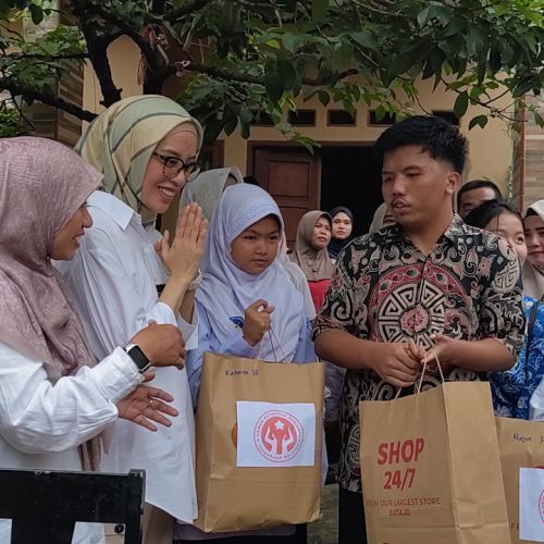 Pemkot Tangsel dan Dekranasda Salurkan Bantuan untuk Korban Ledakan Gas Pondok Cabe Ilir, Ada Sembako hingga Seragam Sekolah