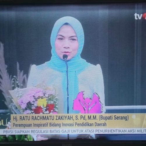 Bupati Serang Ratu Zakiyah Raih Penghargaan Perempuan Inspiratif 2025 di Hari Ibu