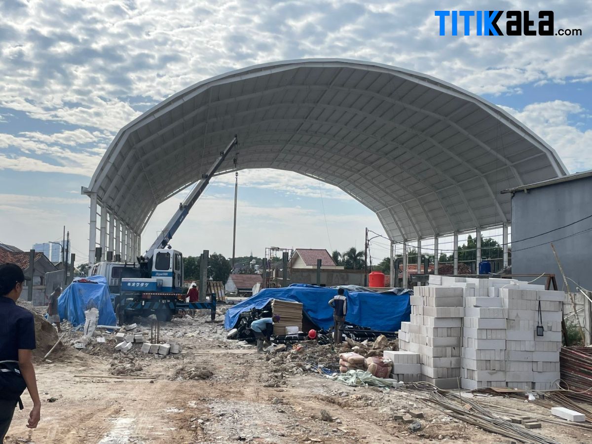 Lapangan Padel di Serpong Disorot Warga, Diduga Dibangun Tanpa PBG