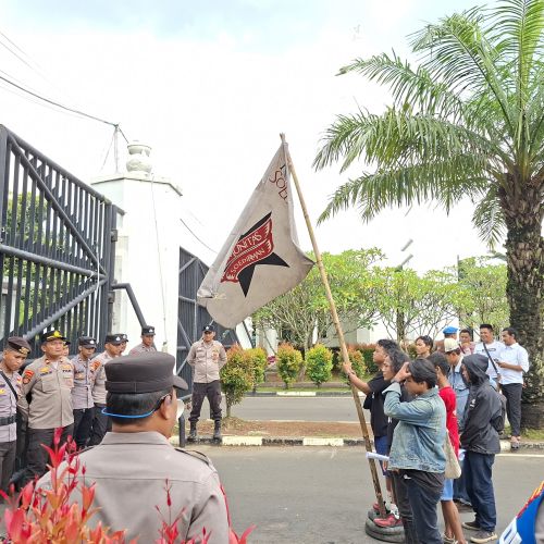 Aksi di KP3B, Mahasiswa Pertanyakan Realisasi Program Andra-Dimyati di Banten