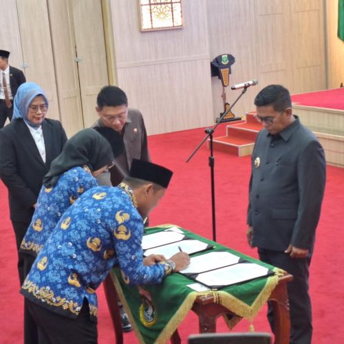 Pesan Tegas Andra Soni Usai Lantik 132 ASN: Siap Ditempatkan di Mana Saja