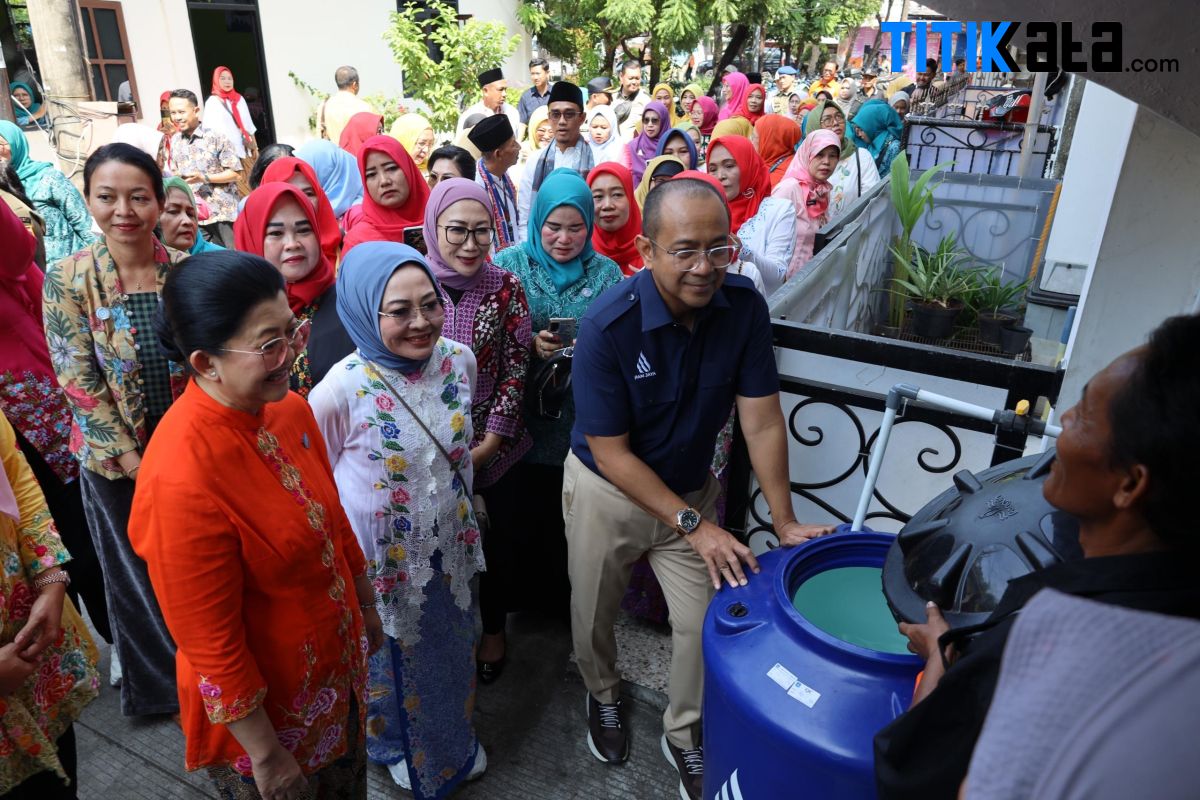 Sambut Hari Kartini, PAM JAYA dan TP PKK Bagi Toren Air Gratis ke Ibu Pejuang Keluarga
