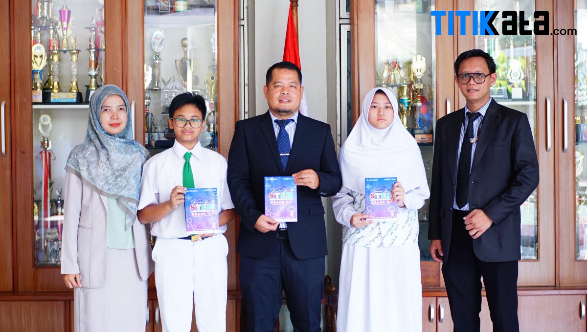 Peluncuran 3 Buku STEM Siswa, SMP Islam Al-Azhar BSD Rayakan Hardiknas dengan Inovasi