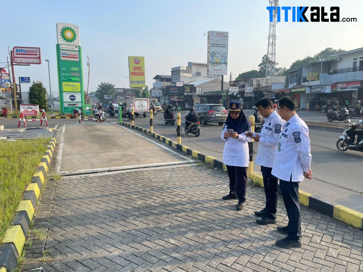 Dikeluhkan Warga, Dishub Tangsel Tinjau Penyempitan Jalan di Depan SPBU BP-AKR Rawabuntu