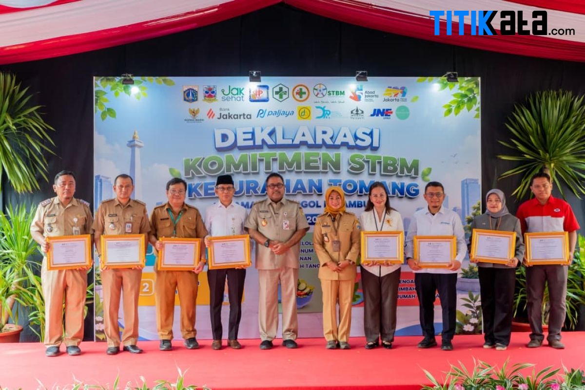 Dukung Deklarasi STBM, Bank Jakarta Berikan 1 Unit MCK Komunal di Tomang Jakarta Barat