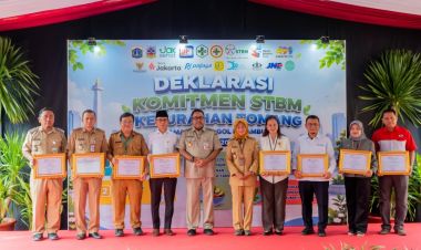 Dukung Deklarasi STBM, Bank Jakarta Berikan 1 Unit MCK Komunal di Tomang Jakarta Barat