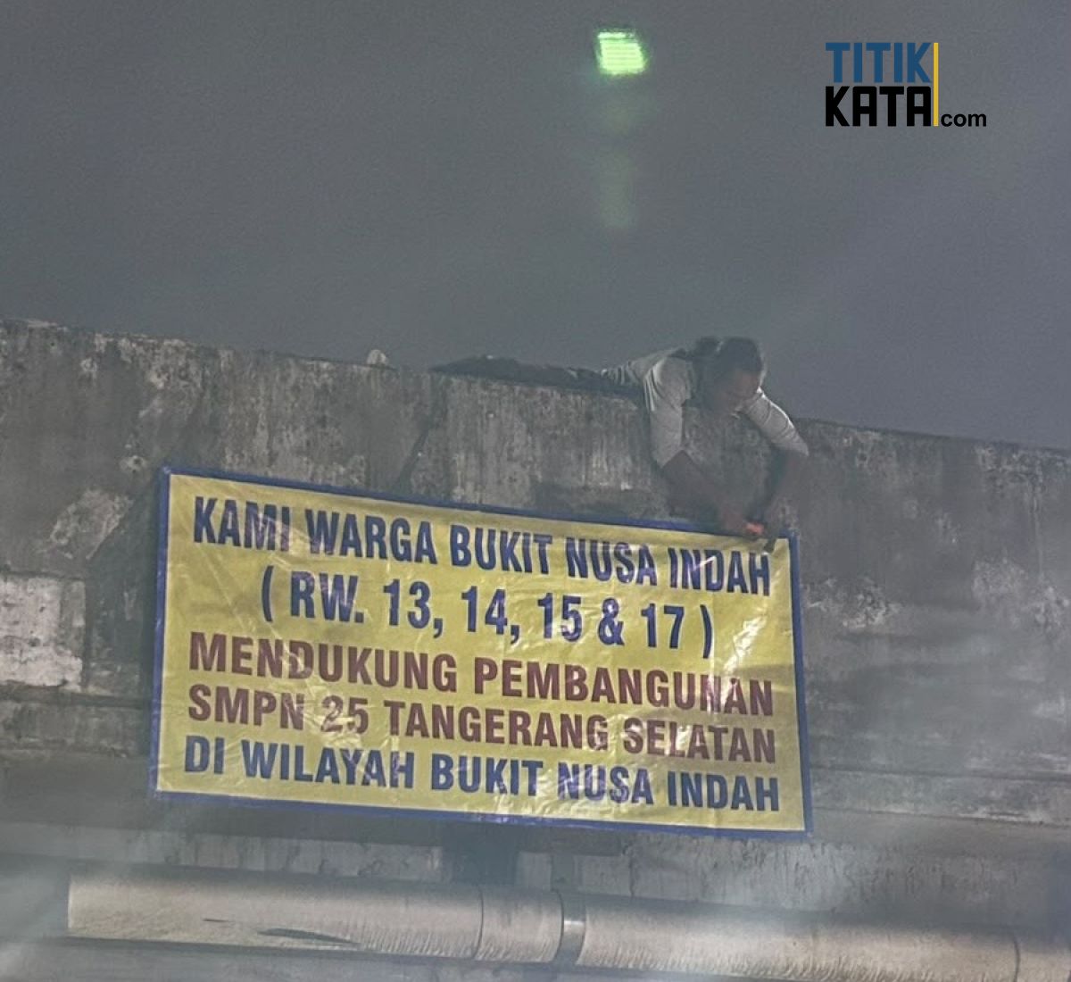 Spanduk Tandingan Bermunculan, Warga Pro SMPN 25 Kirim Sinyal ke Pemkot Tangsel