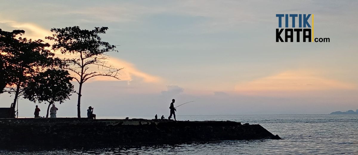 Anyer Mendadak Sunyi, Erupsi Anak Krakatau Bikin Wisatawan Menepi