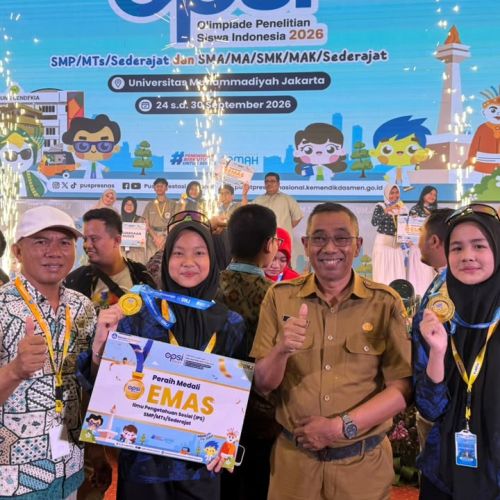 Dua Siswa SMP Islam Al-Azhar BSD Raih Emas OPSI 2026 Lewat Riset Pencemaran Cisadane